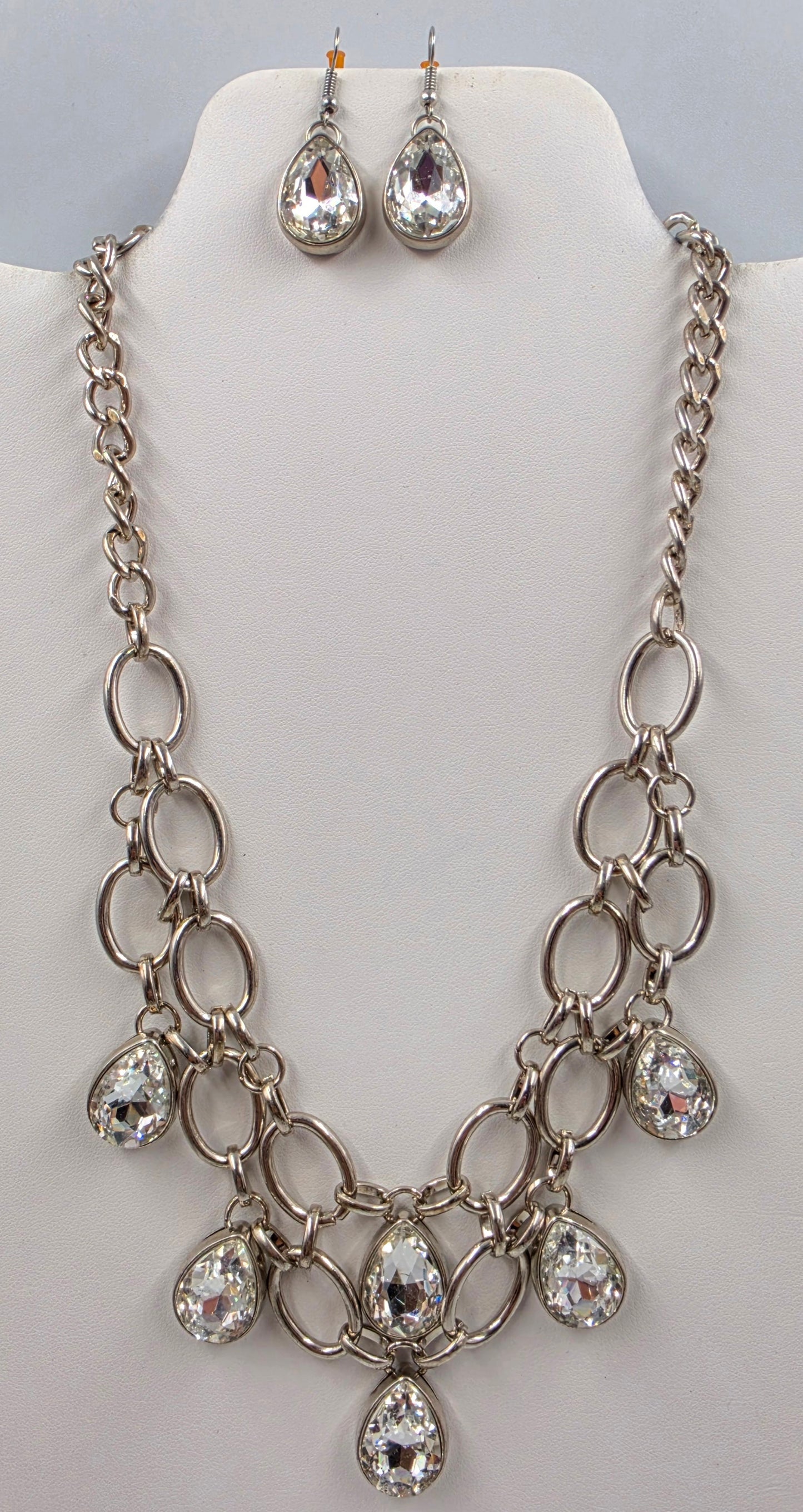 19"-21.5" Clear Glass Rhinestone/Double Chain Necklace With Matching 1.5" Earrings