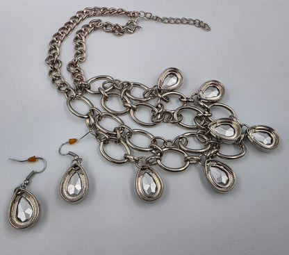 19"-21.5" Clear Glass Rhinestone/Double Chain Necklace With Matching 1.5" Earrings