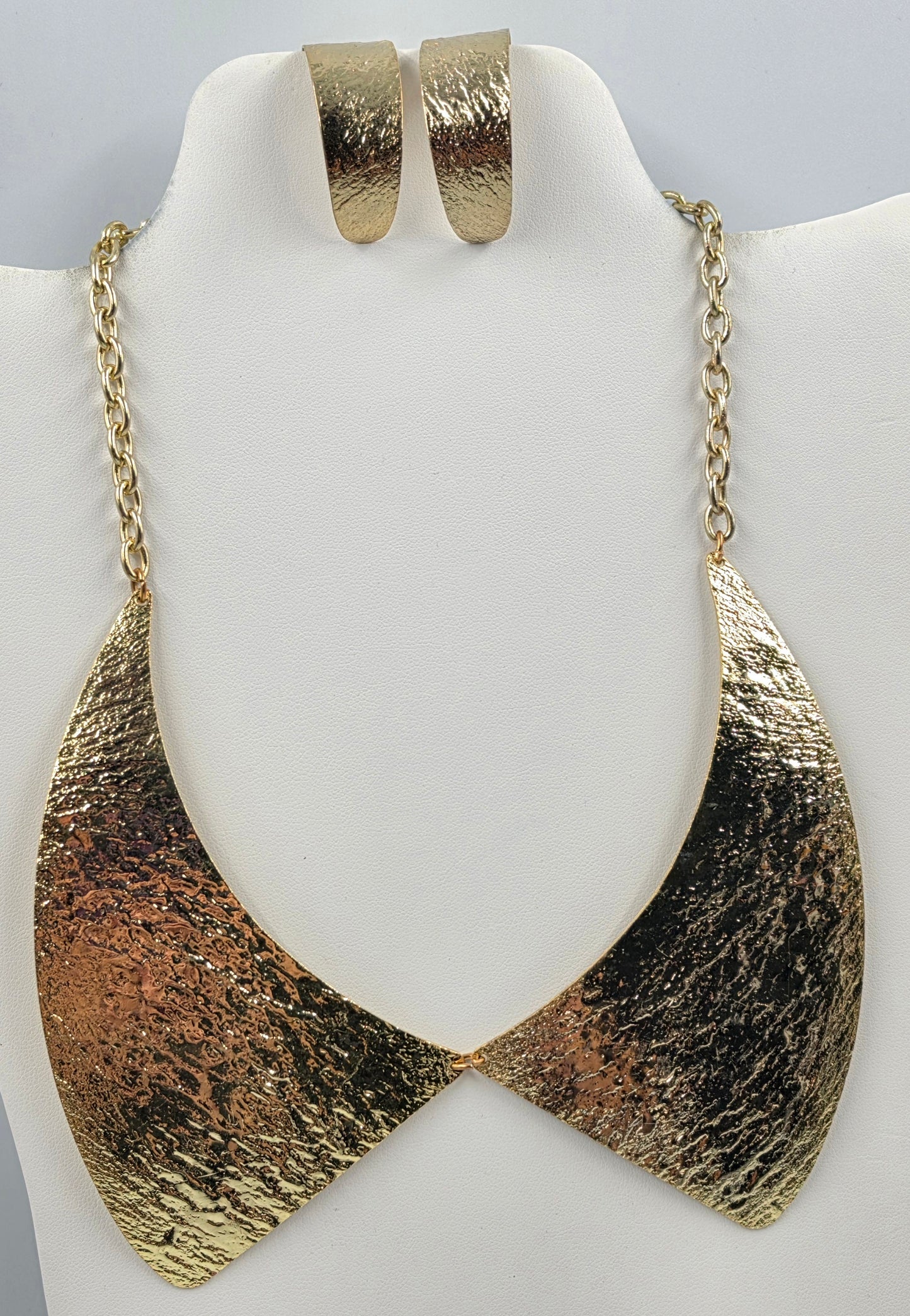 16"-20" Textured Gold Tone Plated Geometric Collar Necklace With Matching Half Hoop 1.25" Earrings