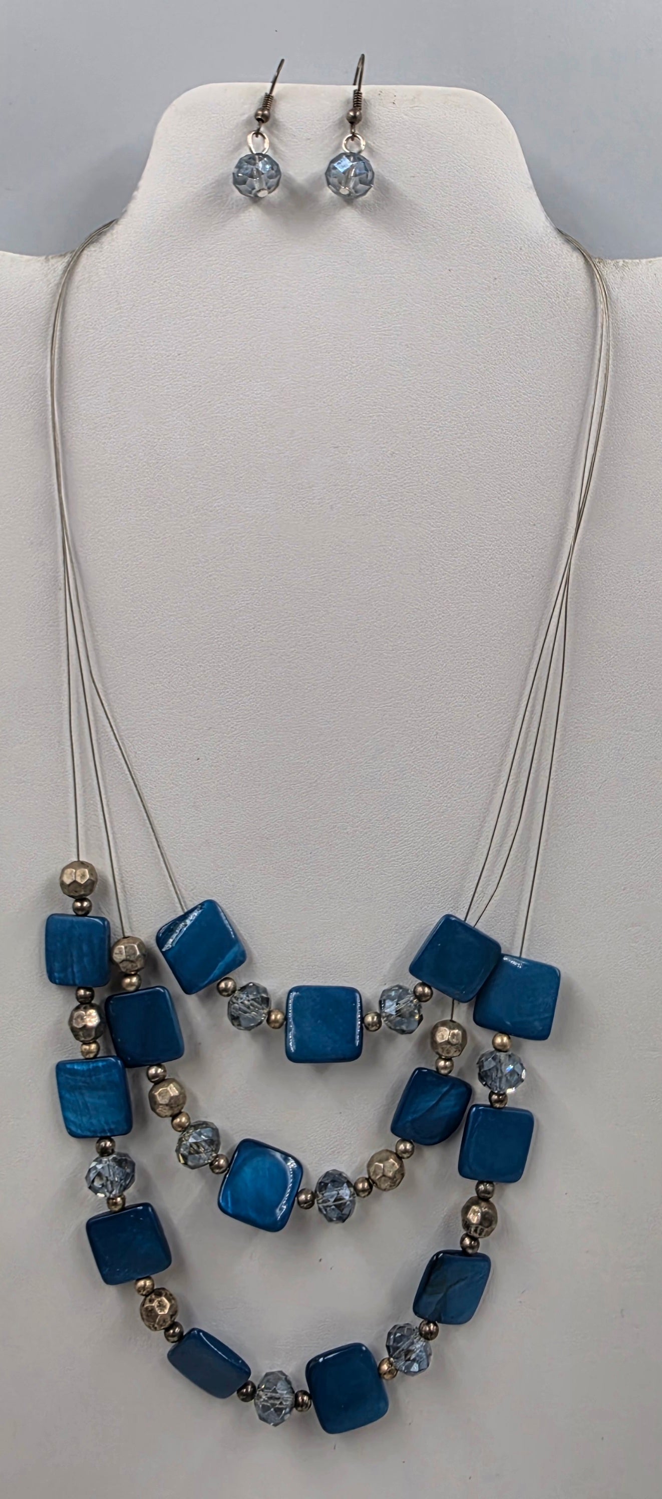 18"-21" Blue Marbled Glass SquareDisk Bead/Blue Smoky Faceted Round Bead Necklace With Matching 1" Earrings