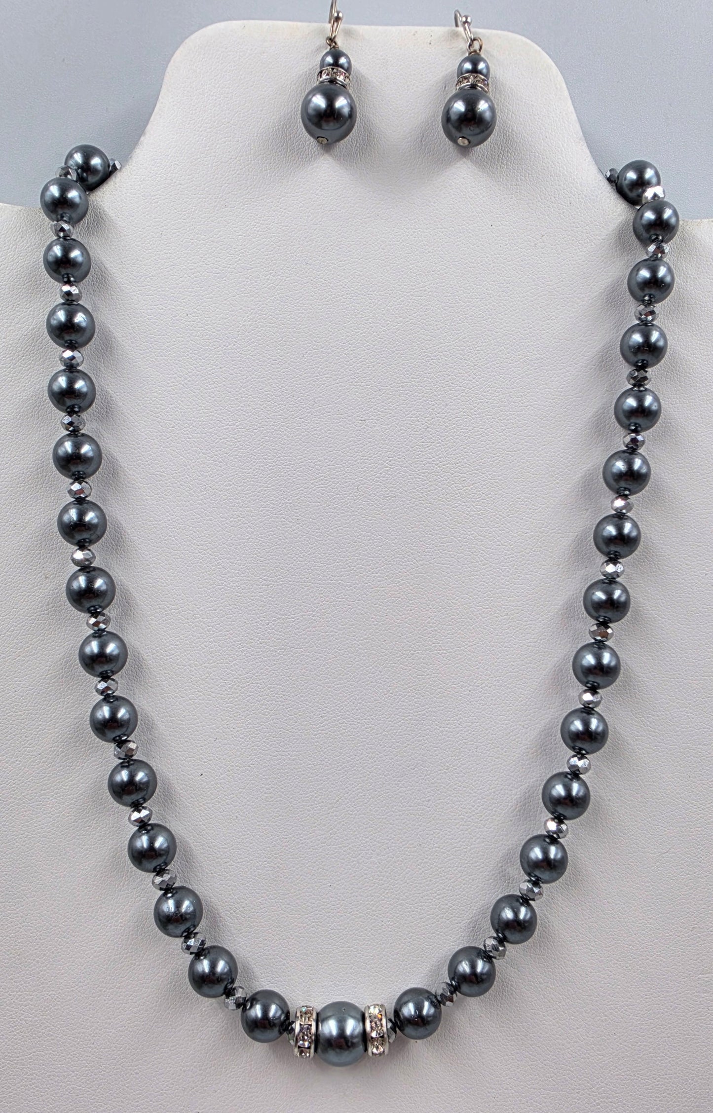 17.5"-20.5" Dark Grey Round Luster Faux Pearl Bead/Clear Rhinestone Accented Center Facet Piece Necklace With Matching 1.25" Earrings