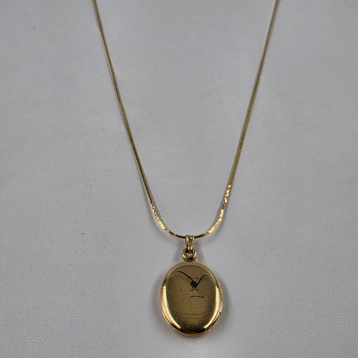 14k 18" Necklace/Hand Carved 14k Locket