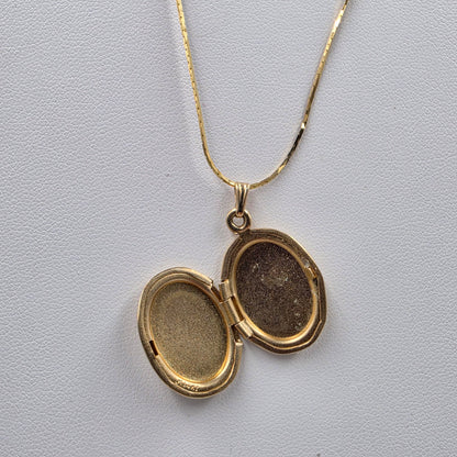 14k 18" Necklace/Hand Carved 14k Locket