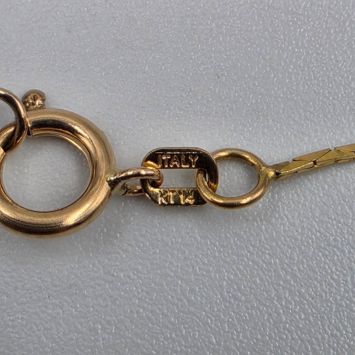 14k 18" Necklace/Hand Carved 14k Locket
