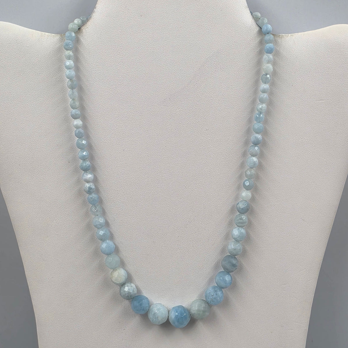 DESERT ROSE TRADING Graduated 4mm-11mm/Faceted Aquamarine/Sterling silver Necklace