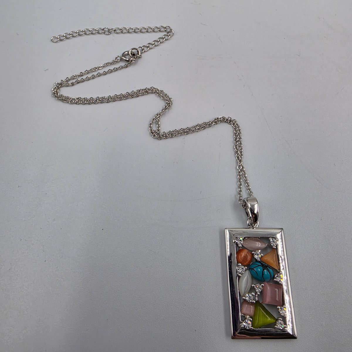 15"-18" Silver Tone Rectangular/Multi Glass Stone Pendant And Necklace