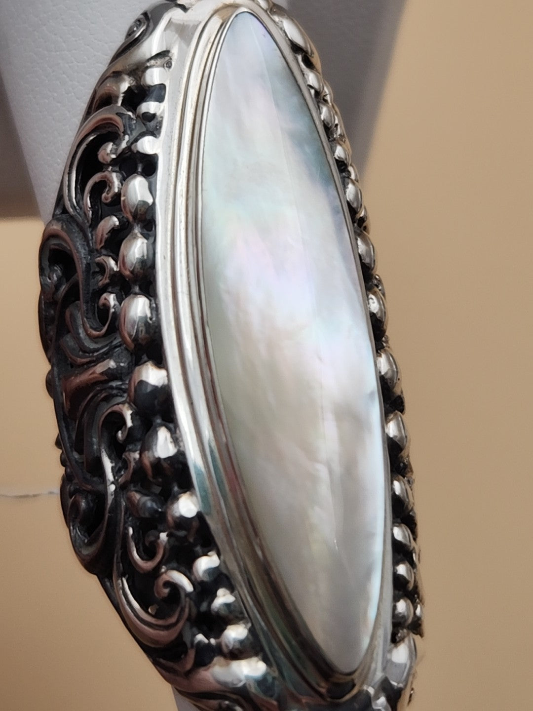SAMUEL B. Mother Of Pearl/ Sterling Silver Filagree Finger Ring Size 6