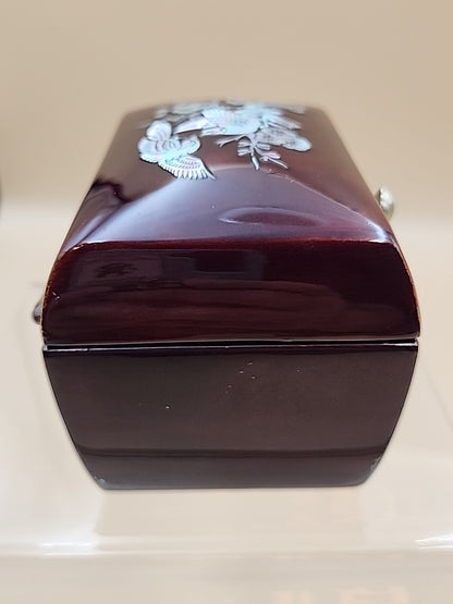 Korean Najeon Chiligi Mother Of Pearl Laquerware Ring Box