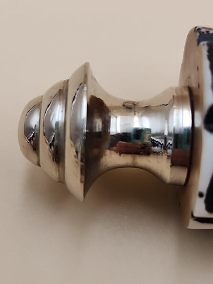 Silver Tone/Resin Handle With Ethnic Carvings Magnifying Glass