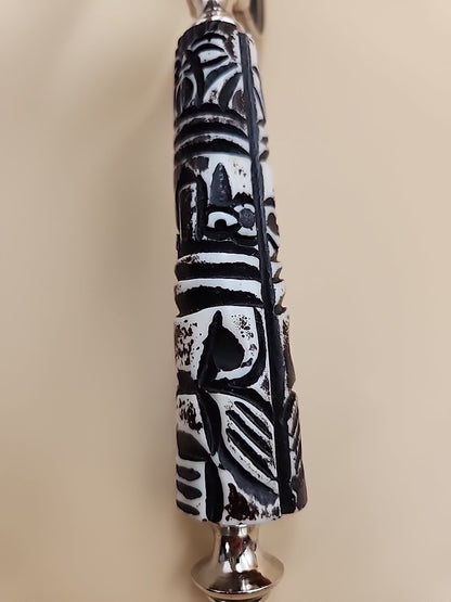 Silver Tone/Resin Handle With Ethnic Carvings Magnifying Glass
