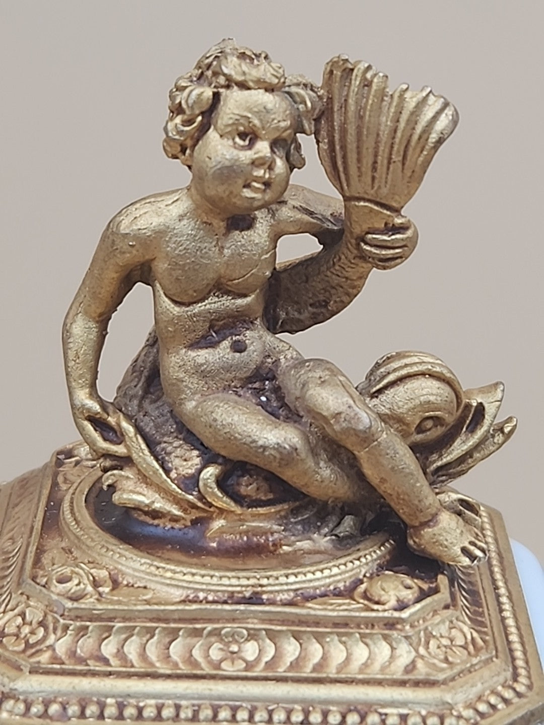 LIMOGES Peint A La Main #2559 Of 3400 Limited Edition Gilt Bronze Trinket Box