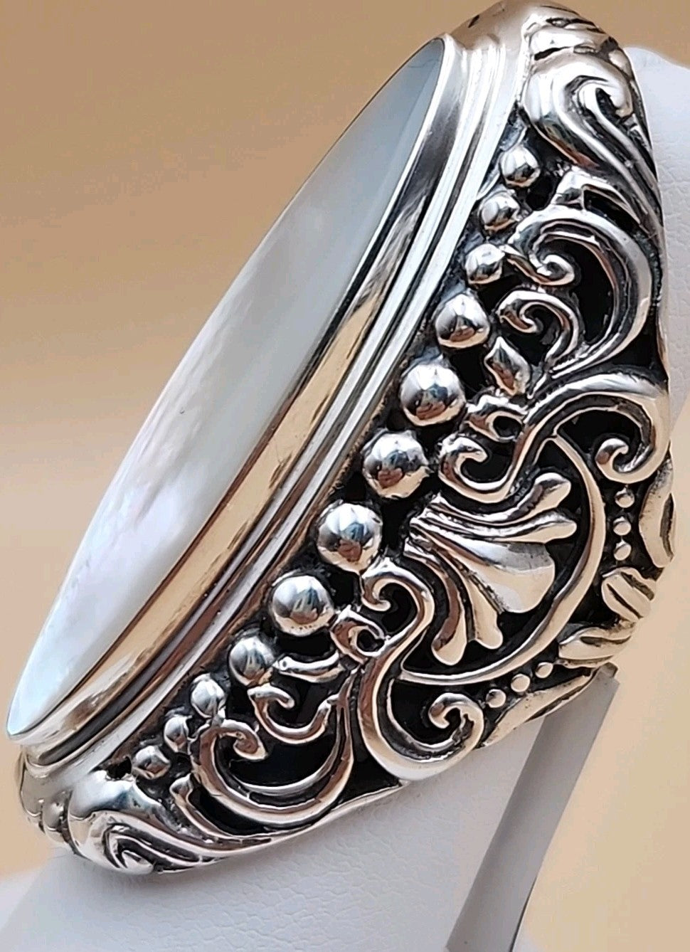 SAMUEL B. Mother Of Pearl/ Sterling Silver Filagree Finger Ring Size 6