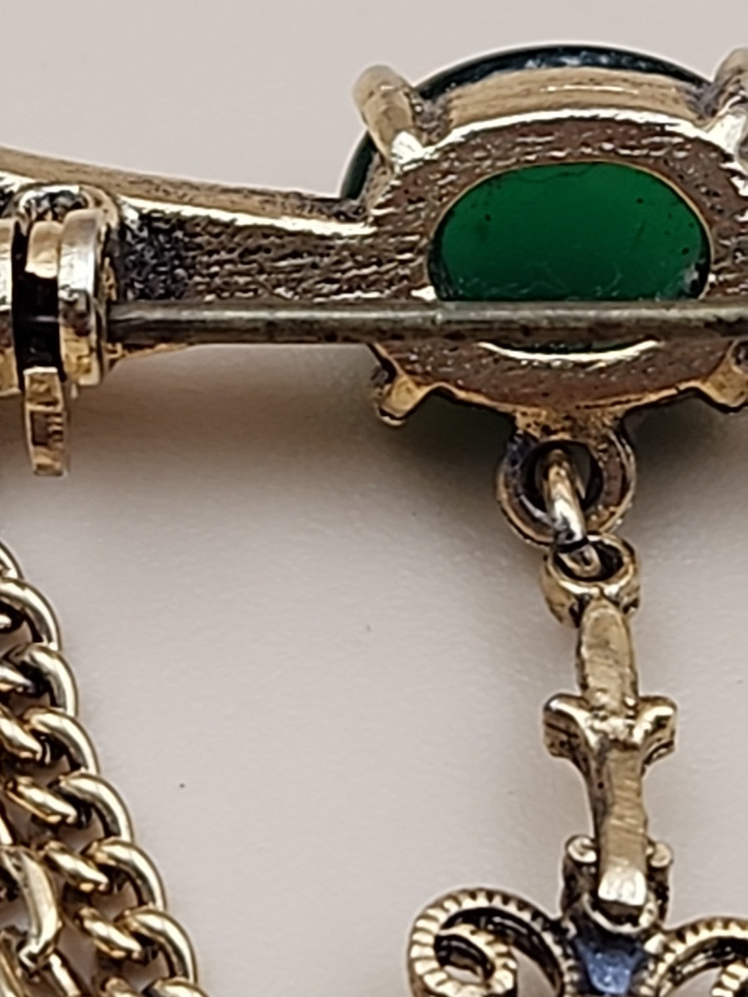 1950's-60's Victorian Revival Jadeite Cabochon/Gold Tone Cameo Dangle Brooch