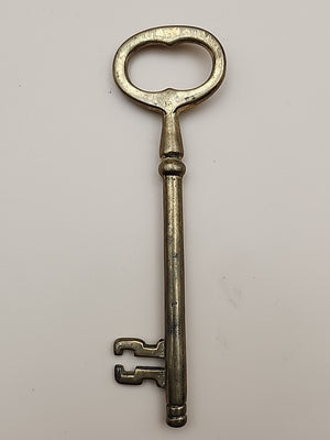 Brass Skeleton Keys Lot Of 6 With Holder
