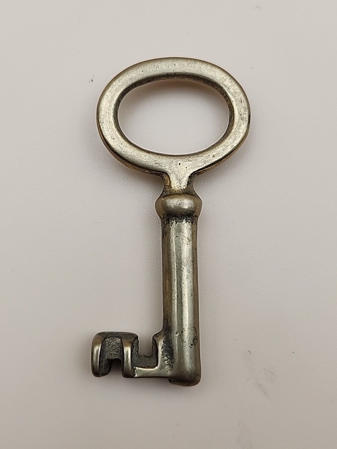 Brass Skeleton Keys Lot Of 6 With Holder
