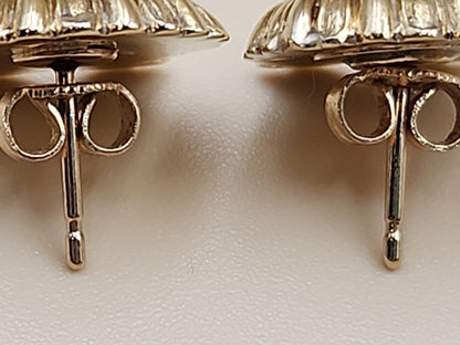 14 Kt Yellow Gold Scallop Sea Shell Earrings 3.75 Grams Total Weight