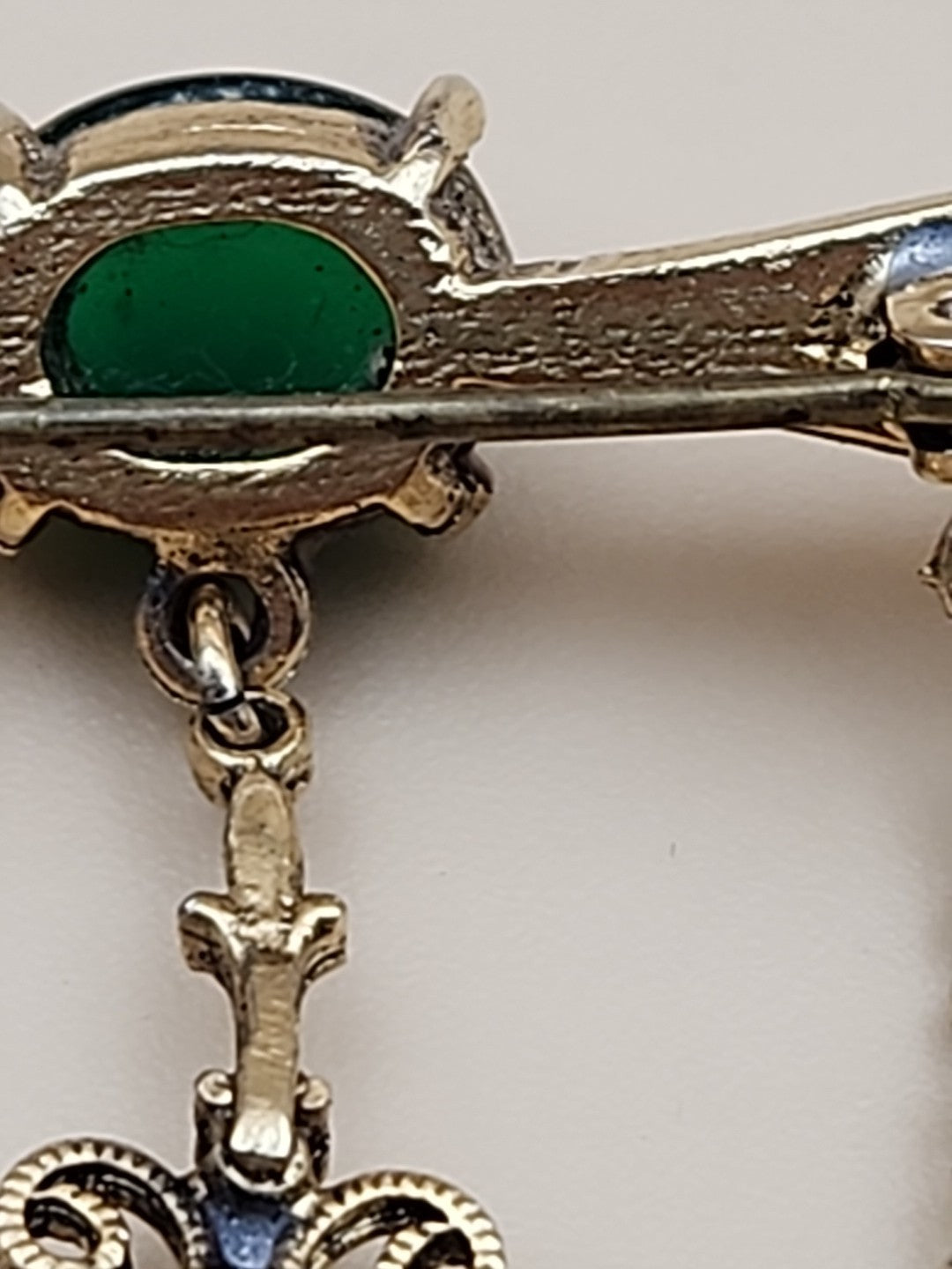 1950's-60's Victorian Revival Jadeite Cabochon/Gold Tone Cameo Dangle Brooch