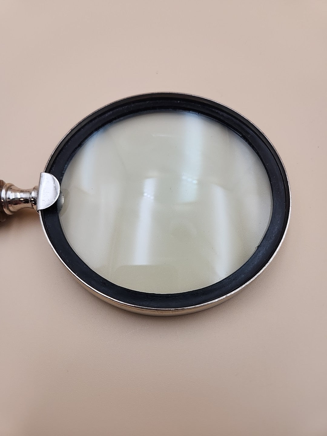Silver Tone/Resin Handle With Ethnic Carvings Magnifying Glass