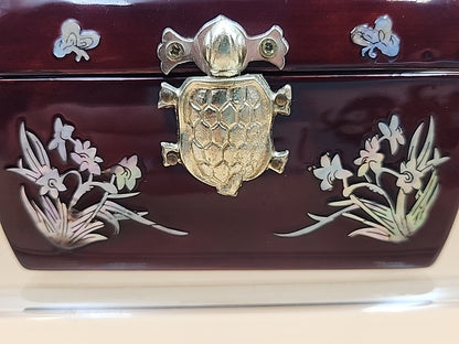 Korean Najeon Chiligi Mother Of Pearl Laquerware Ring Box