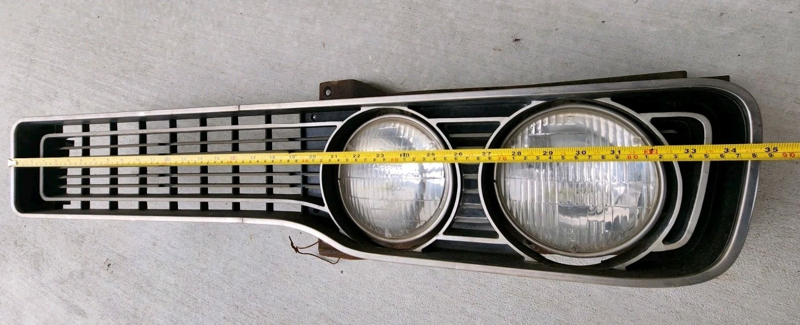 1970 DODGE POLARA Drivers Side Front Grill With Headlights As Is