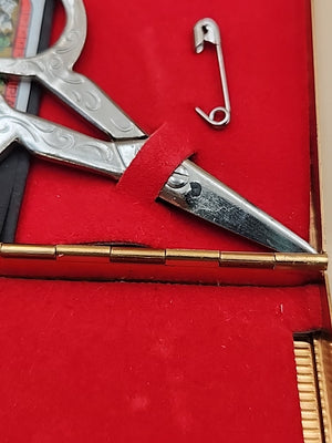 Antique Gold N Craft Gold/Silver Tone Sewing Kit With Decorative Scissors On Lid