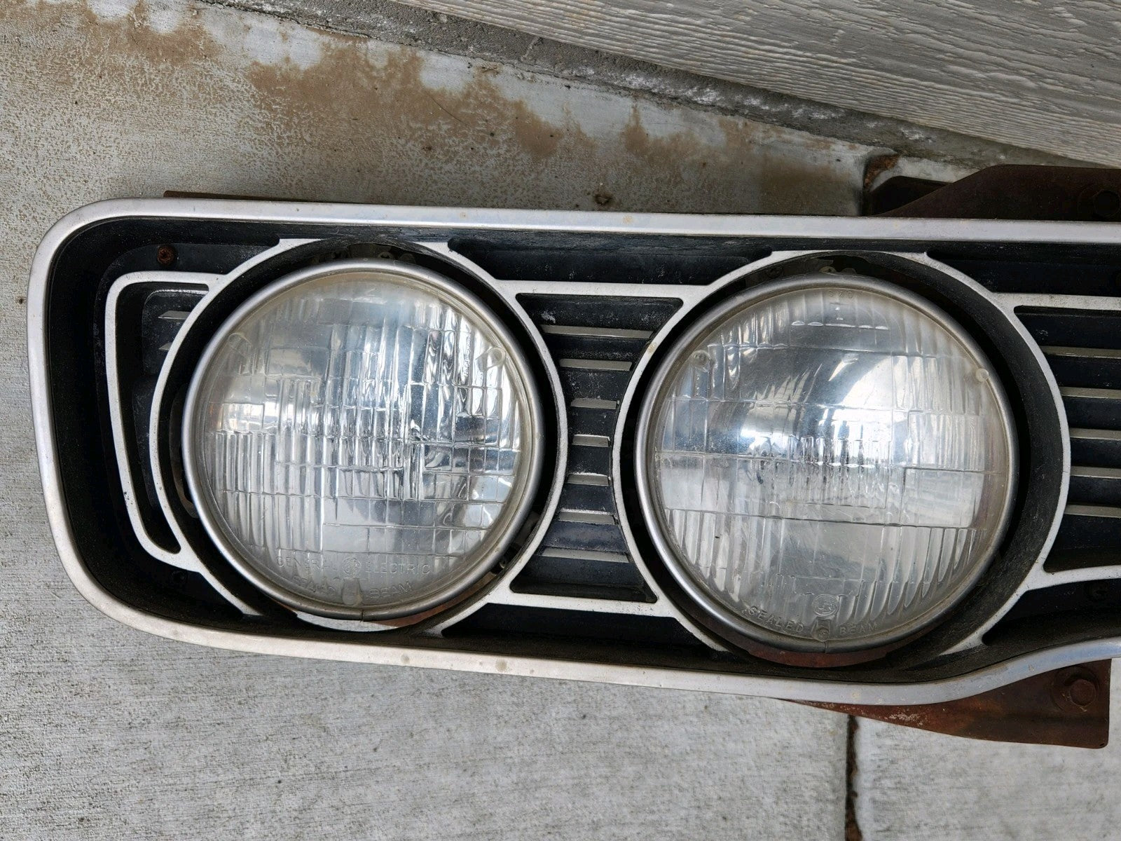 1970 DODGE POLARA Passenger Side Front Grill With Headlights As Is
