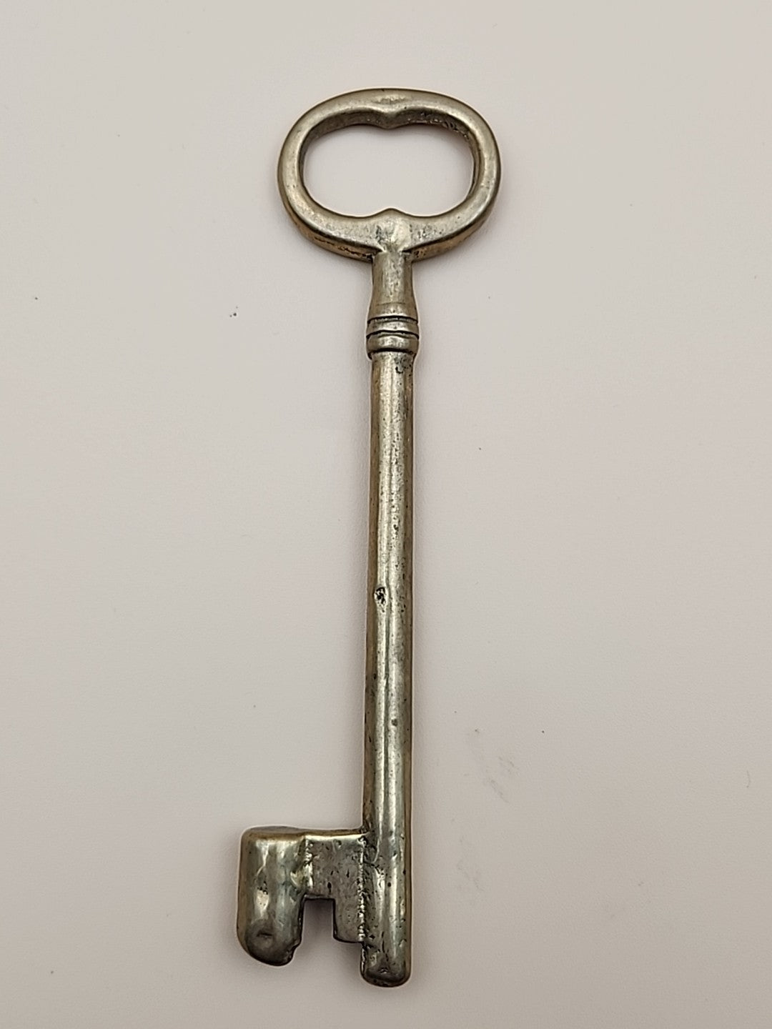 Brass Skeleton Keys Lot Of 6 With Holder
