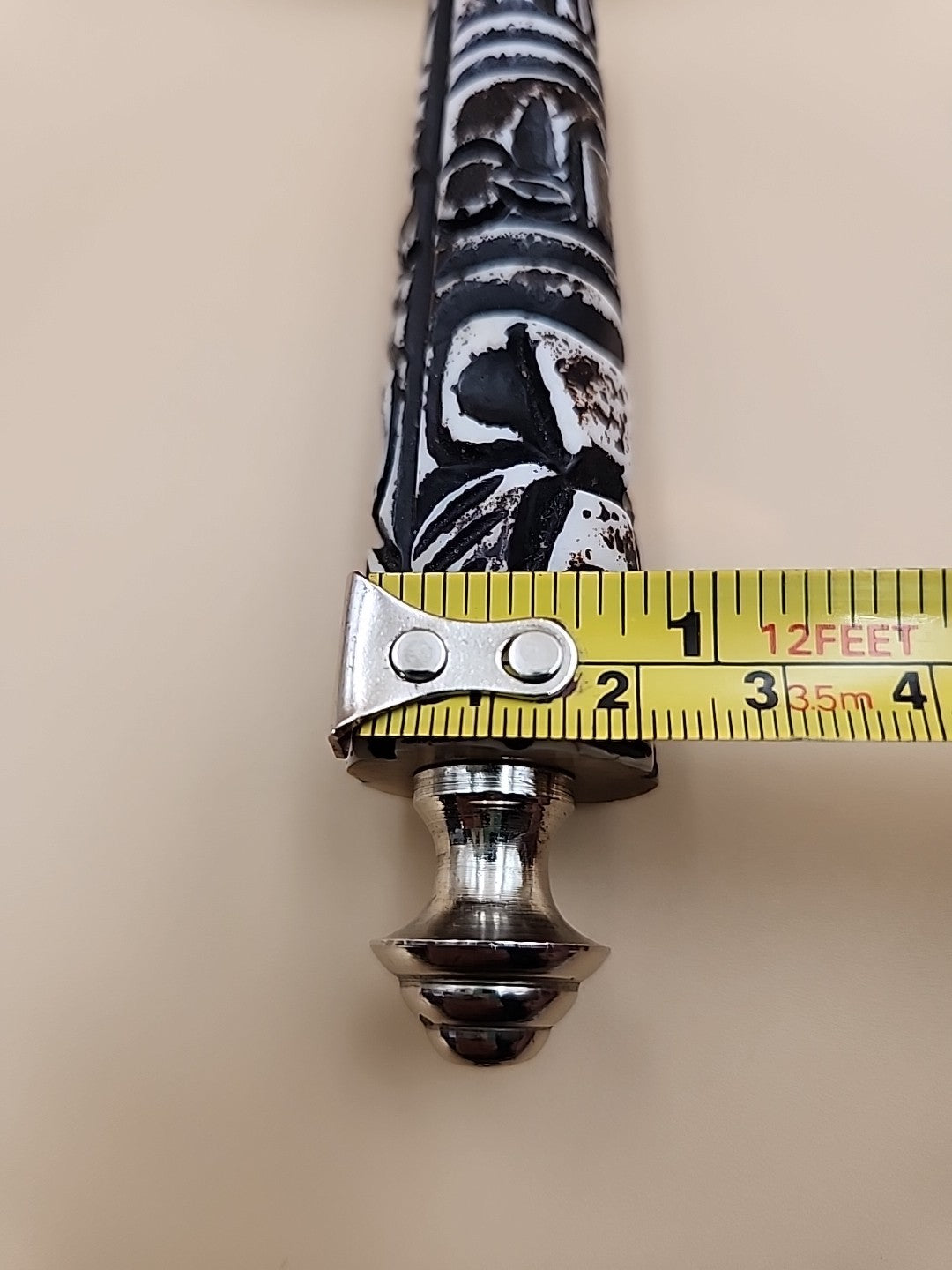 Silver Tone/Resin Handle With Ethnic Carvings Magnifying Glass