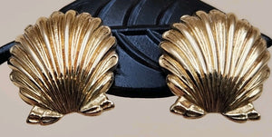 14 Kt Yellow Gold Scallop Sea Shell Earrings 3.75 Grams Total Weight