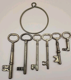 Brass Skeleton Keys Lot Of 6 With Holder