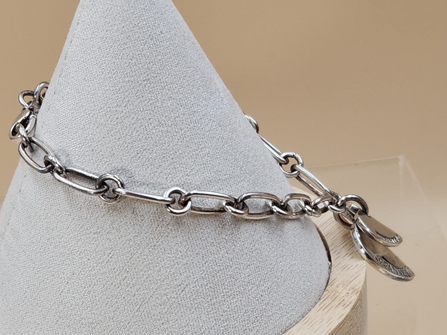 TIFFANY AND CO. 925 Silver Dbl. Dangle Heart 8" Open Link Charm Bracelet