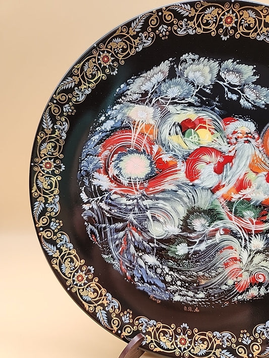 ON COLD WINTERY NITE22k Embellished Rim/Tale Of The Father Frost Porcelain Plate