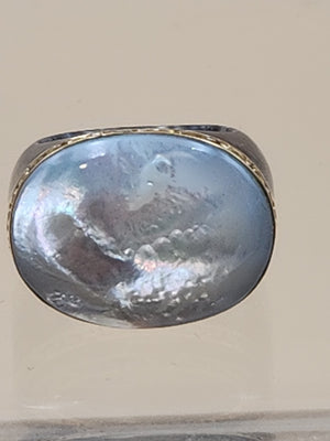 Vienesse Mother Of Pearl/14k Gold/Larkavite Stone Ring Size 8