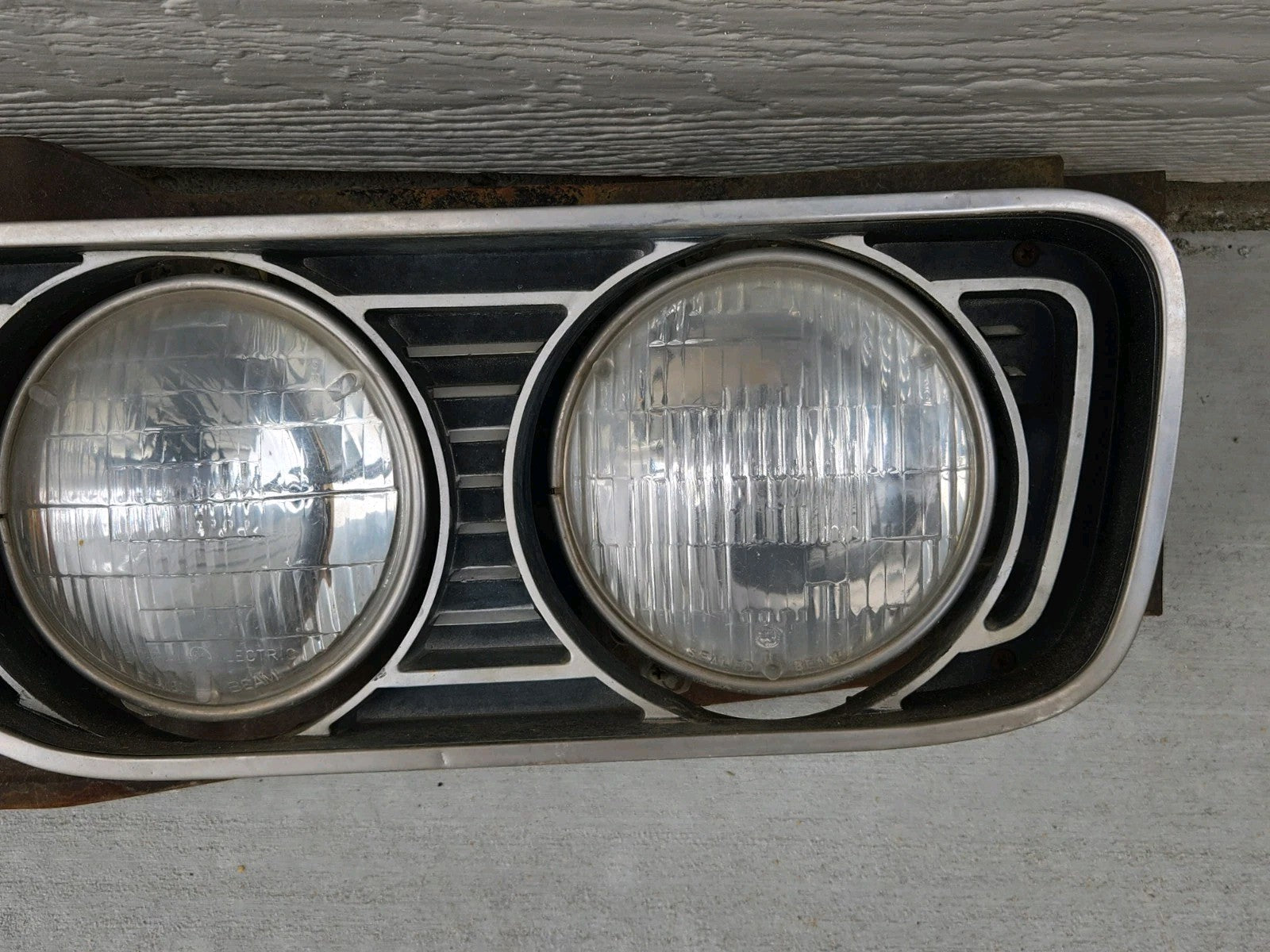 1970 DODGE POLARA Drivers Side Front Grill With Headlights As Is