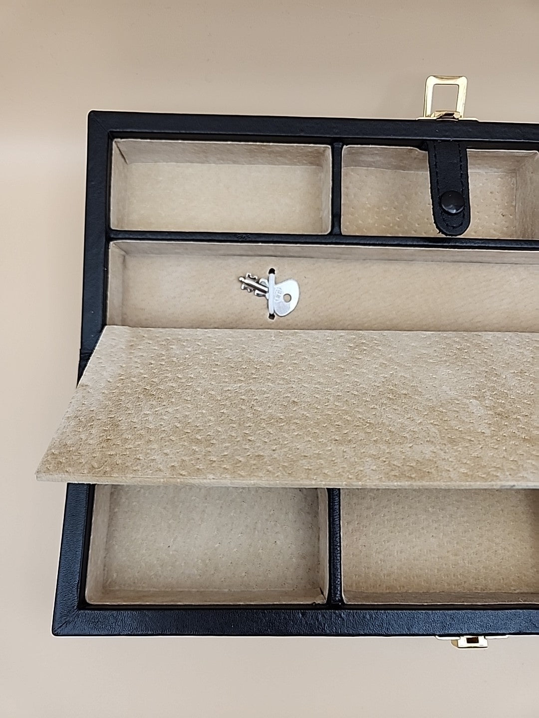 WOLF CAROLINE Black Vegan Leather/Ultra Suede Lined Watch And Jewelry Storage