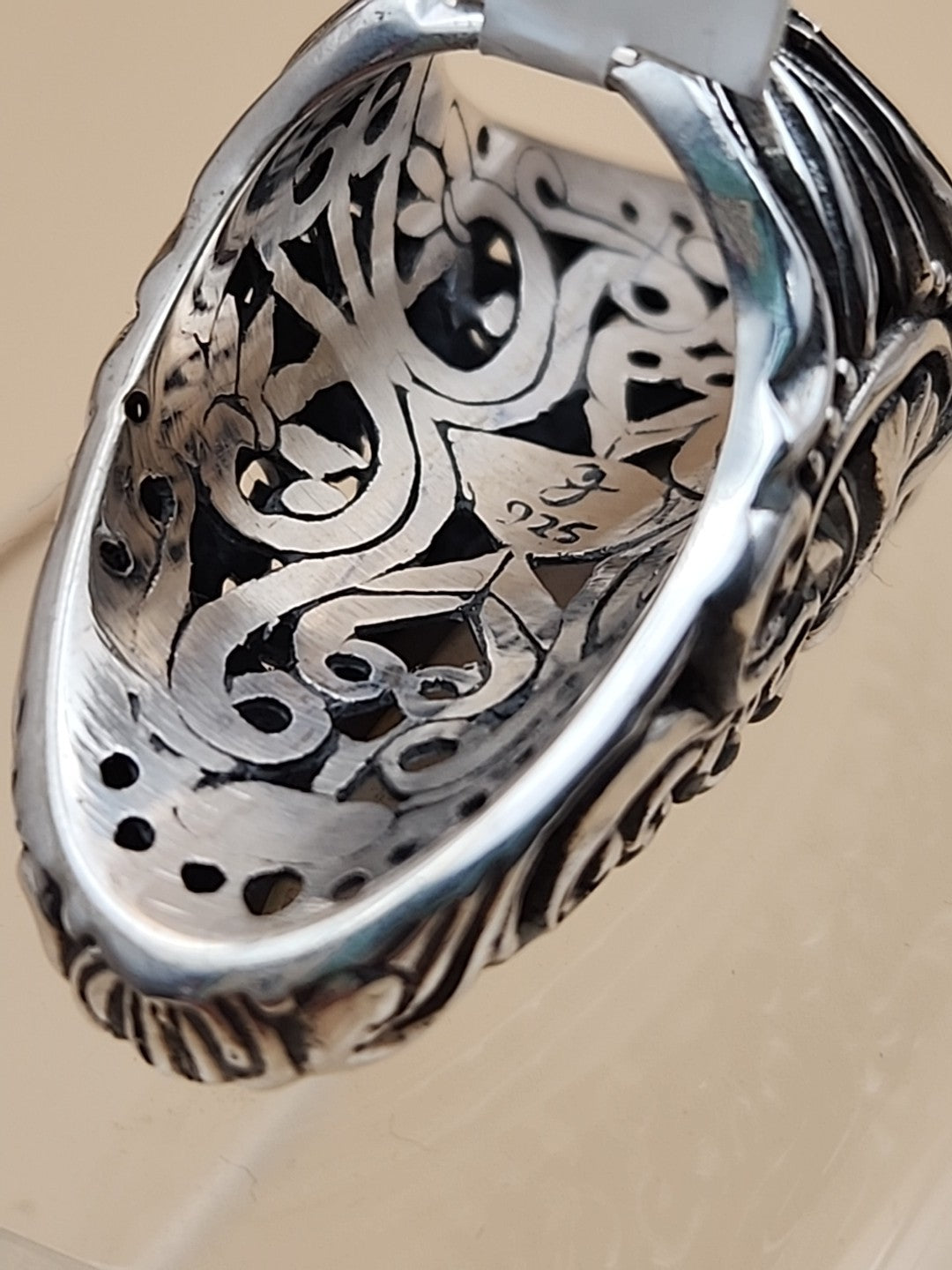 SAMUEL B. Mother Of Pearl/ Sterling Silver Filagree Finger Ring Size 6