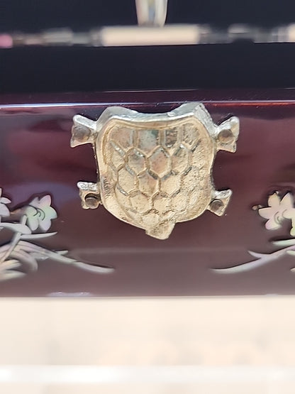 Korean Najeon Chiligi Mother Of Pearl Laquerware Ring Box