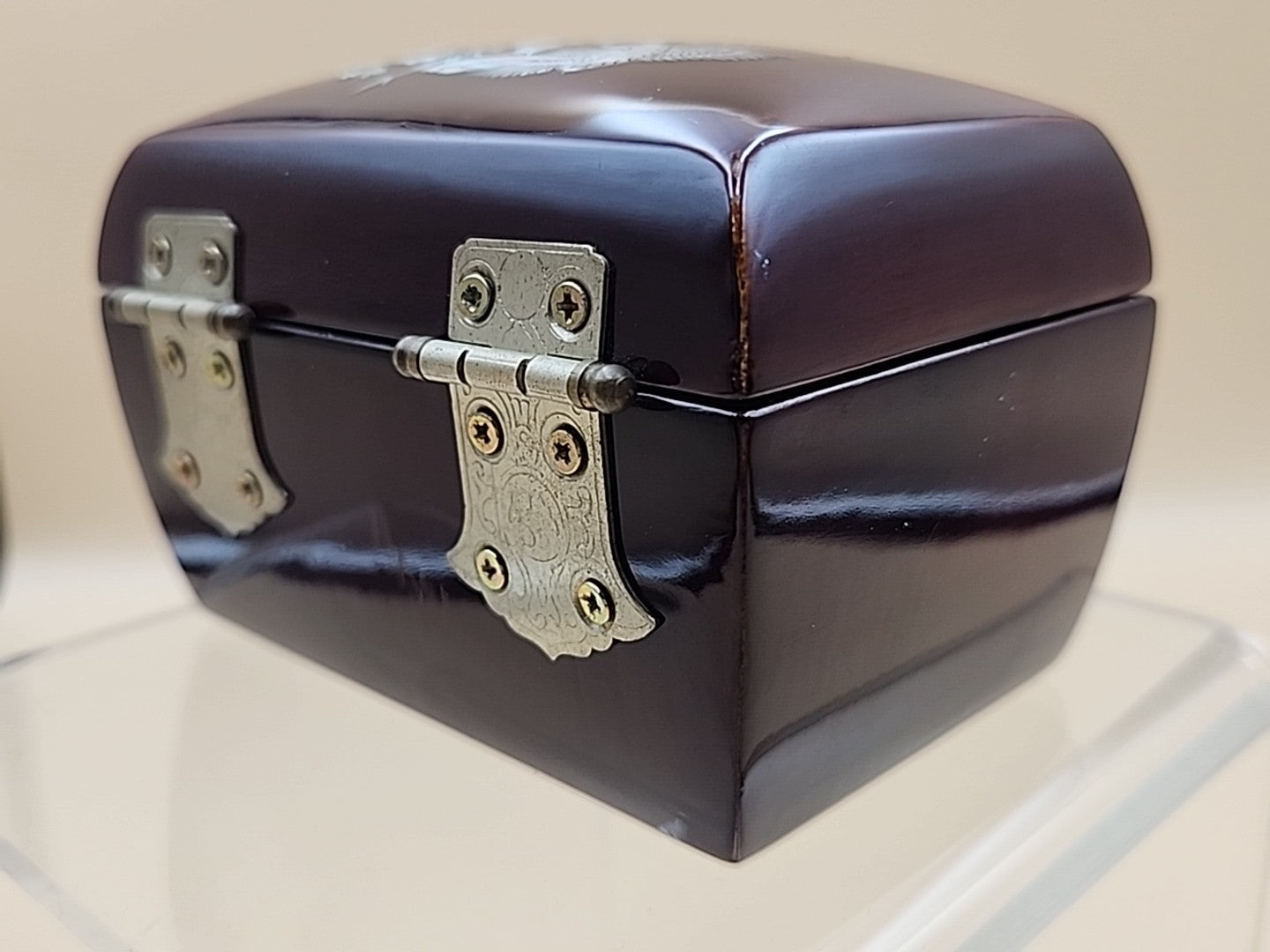Korean Najeon Chiligi Mother Of Pearl Laquerware Ring Box