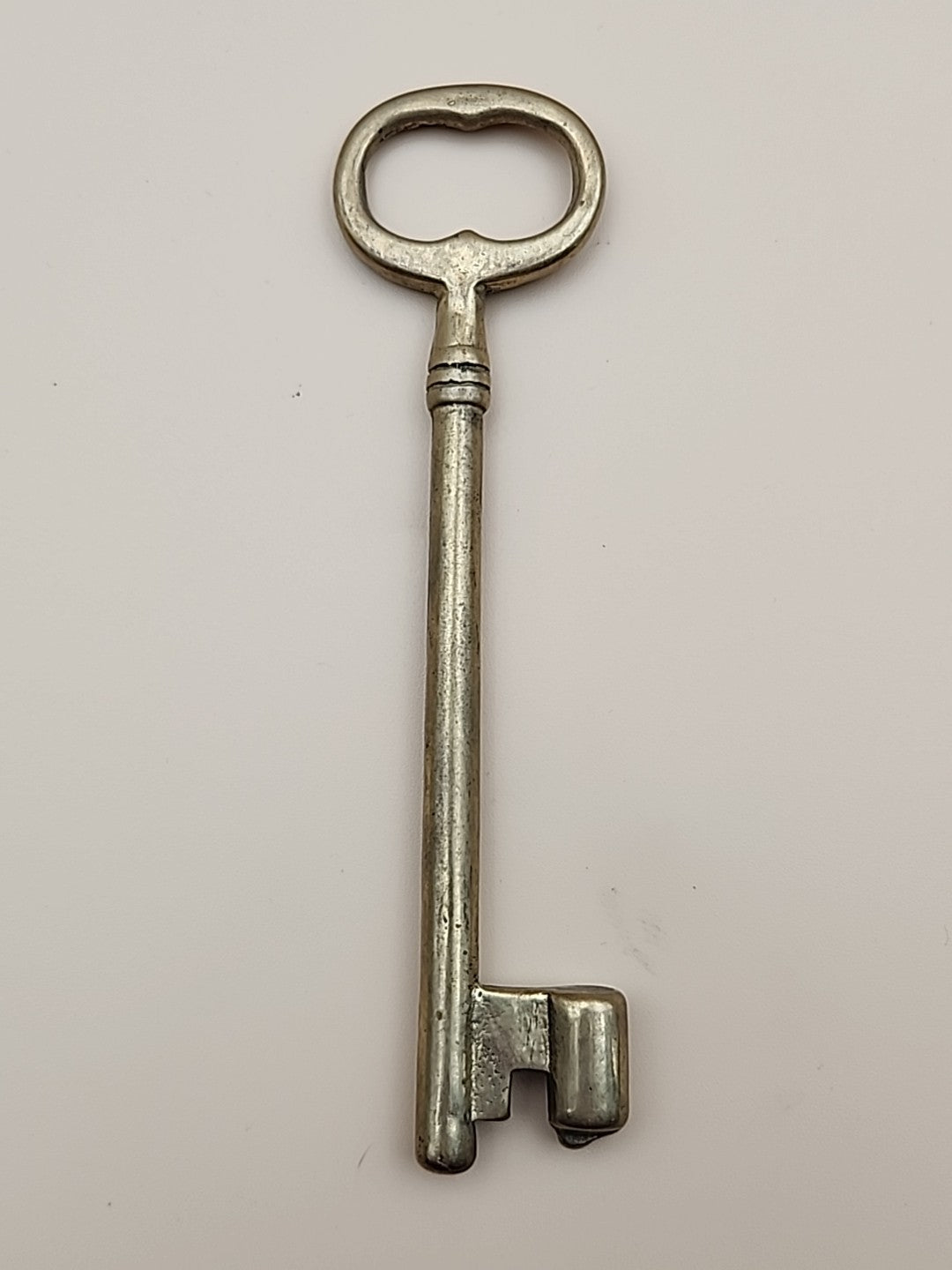 Brass Skeleton Keys Lot Of 6 With Holder