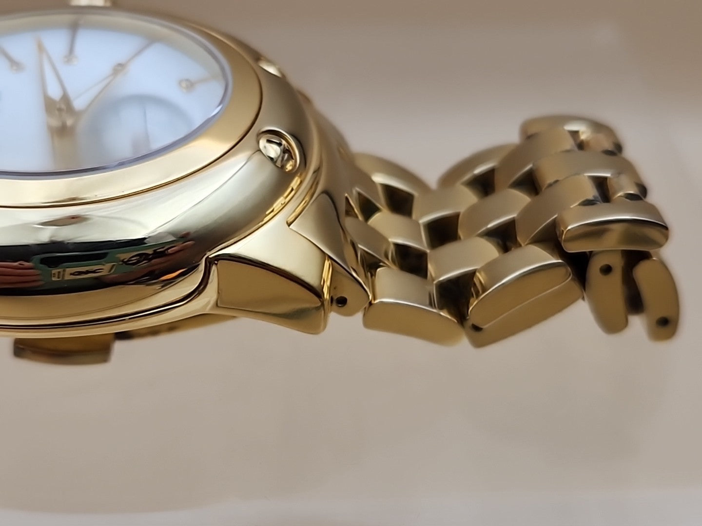 GLAM ROCK Miami Quartz Gold Tone/Crystal Indices/Glowing Hands Watch NEW BATTERY