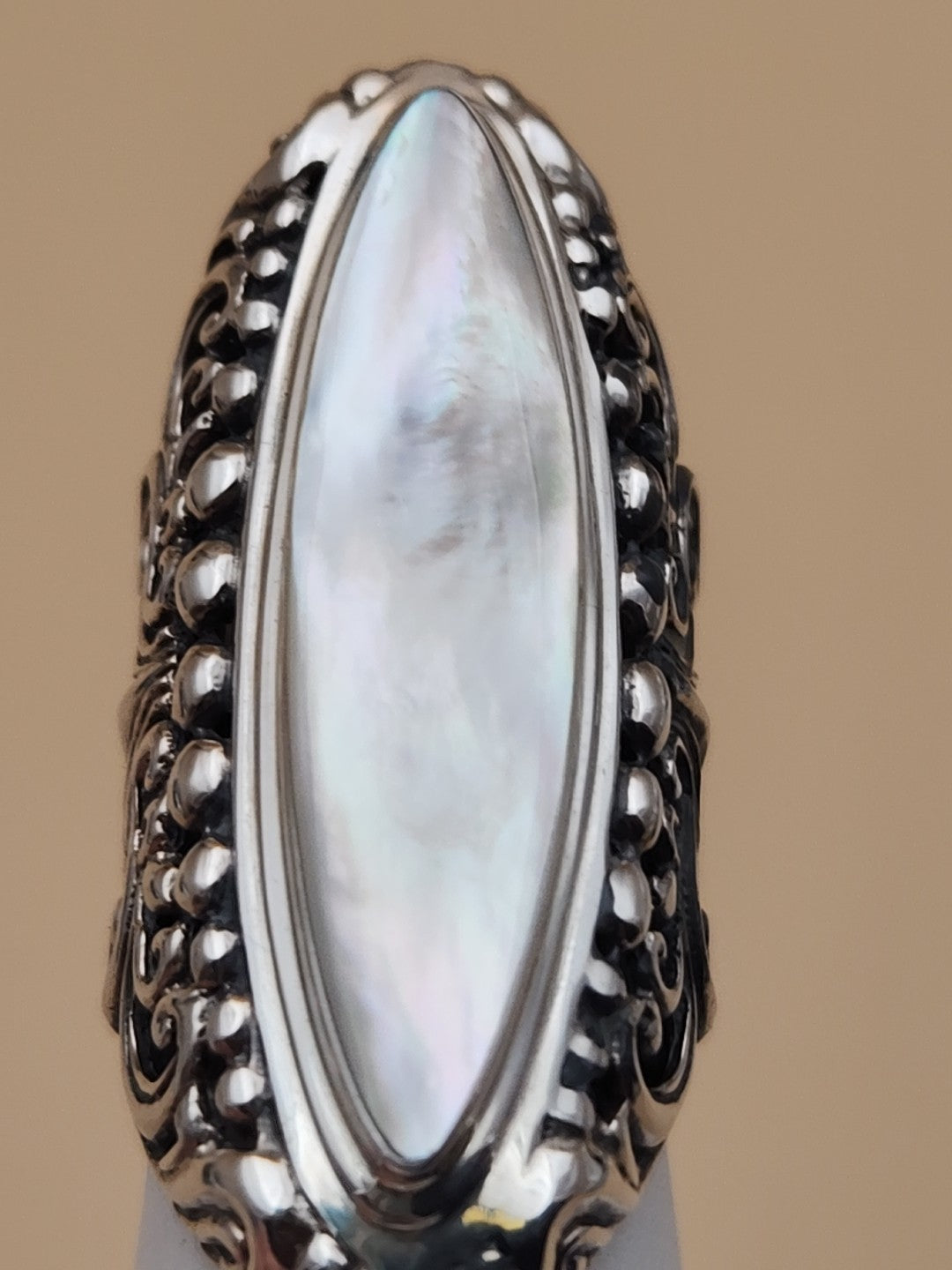 SAMUEL B. Mother Of Pearl/ Sterling Silver Filagree Finger Ring Size 6