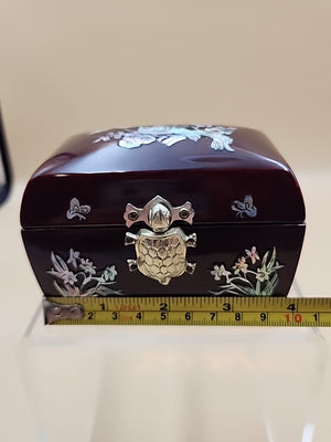 Korean Najeon Chiligi Mother Of Pearl Laquerware Ring Box