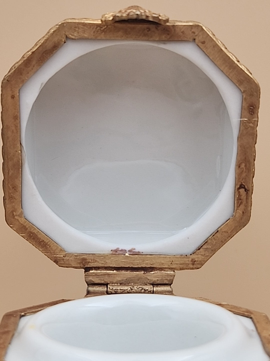 LIMOGES Peint A La Main #2559 Of 3400 Limited Edition Gilt Bronze Trinket Box