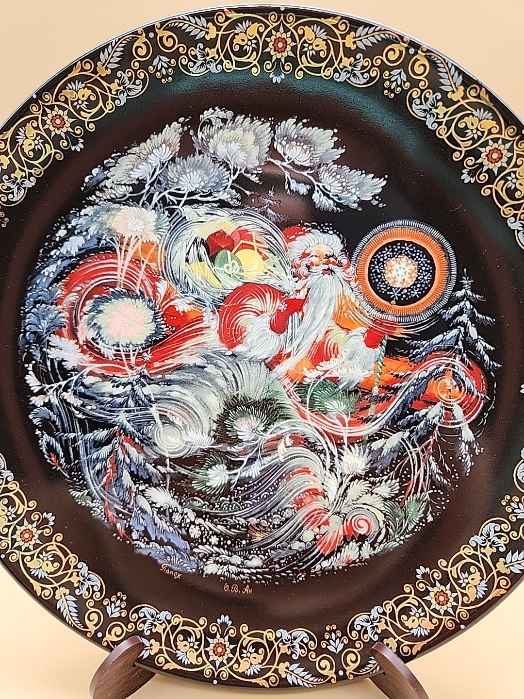 ON COLD WINTERY NITE22k Embellished Rim/Tale Of The Father Frost Porcelain Plate