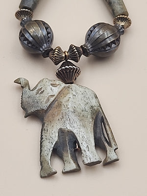 Polished Carved Green Agate Stone/African Elephant  30" Gold Tone Necklace