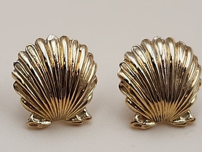 14 Kt Yellow Gold Scallop Sea Shell Earrings 3.75 Grams Total Weight