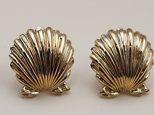 14 Kt Yellow Gold Scallop Sea Shell Earrings 3.75 Grams Total Weight