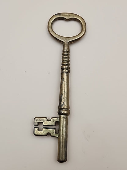 Brass Skeleton Keys Lot Of 6 With Holder