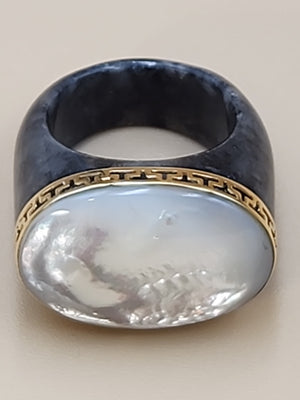 Vienesse Mother Of Pearl/14k Gold/Larkavite Stone Ring Size 8